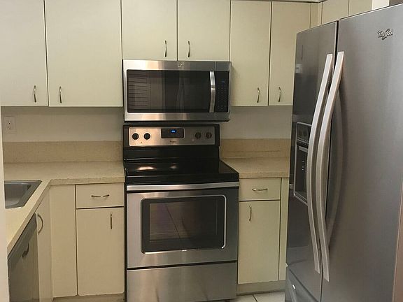 3rd image of 14961 SW 82nd Ln APT 301