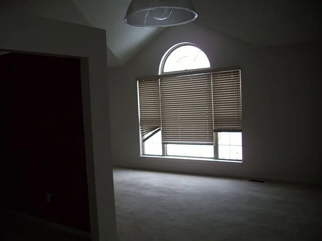 Building Photo 4