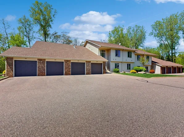 931 Oakwood Heights Cir, Eagan, MN 55123