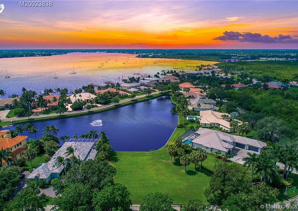 1st image of 540 SW Bay Pointe Cir