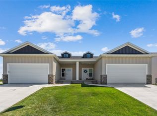 2375 Bluegrass St, Marion, IA 52302