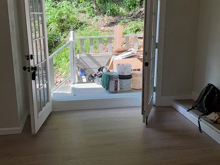 428 Mortimer Ave — Photo 5