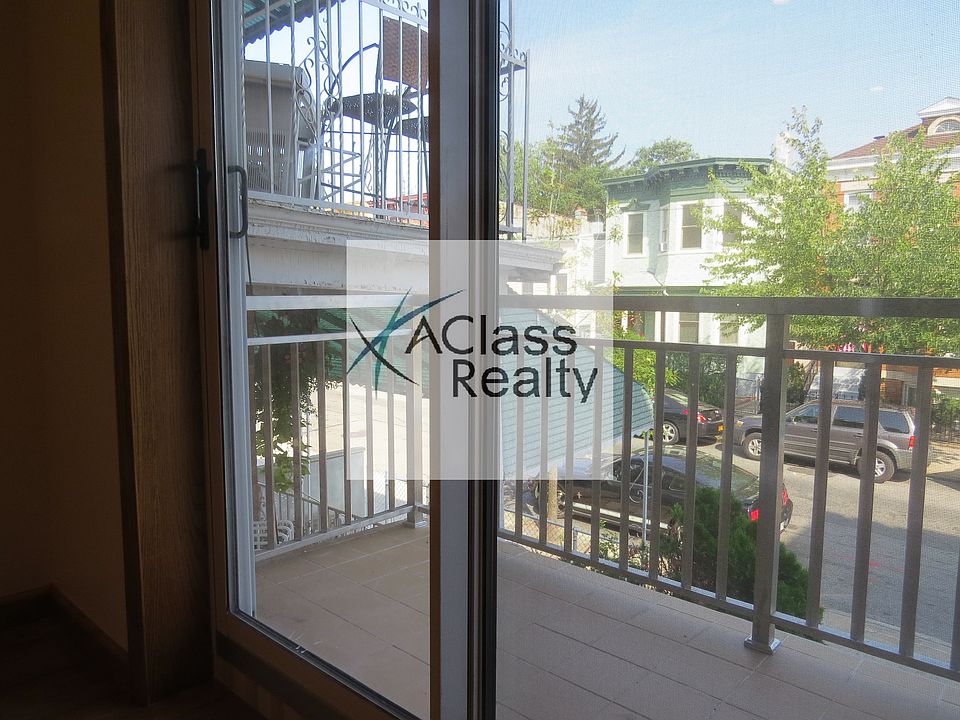 1st image of 3181 45th St