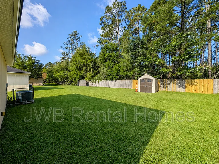 4372 Melissa Ct W — Photo 13