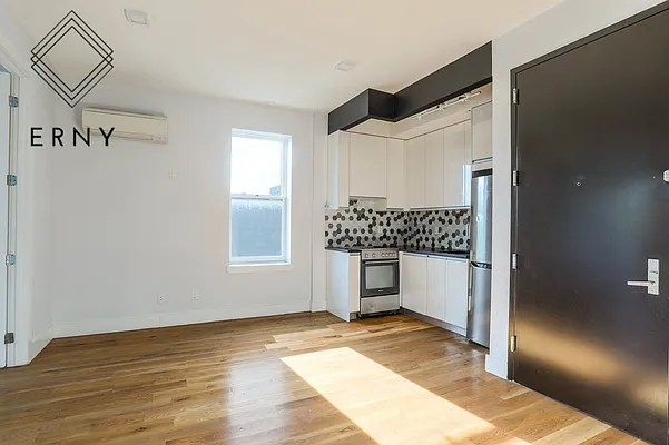 Rented by Pinn Realty | media 42