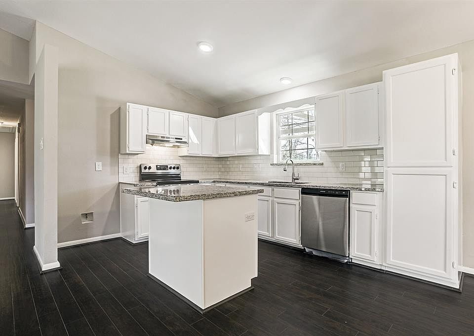 1st image of 2530 Loganberry Cir