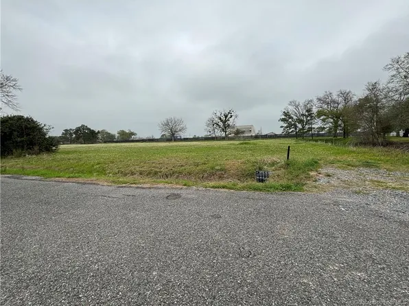 3 Gerald Dr, Sulphur, LA 70665
