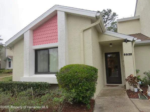 8055 Picketts Ct, Weeki Wachee, FL 34613