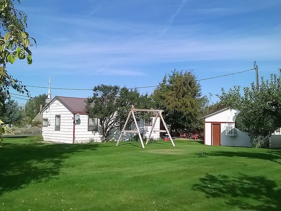2nd image of 451 E Nelson Rd