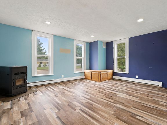 4th image of 1321 Colburn Ave
