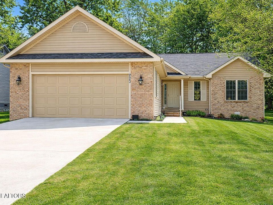 1st image of 223 Forest Hill Dr
