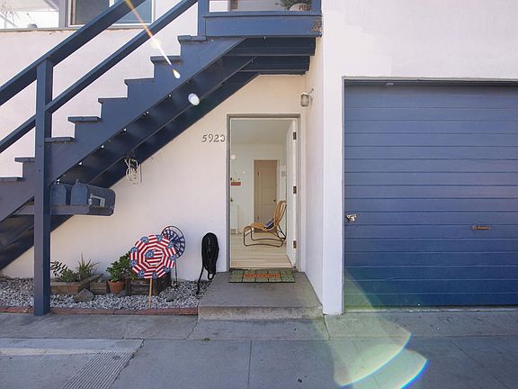 4th image of 5914 E Ocean Blvd #5920