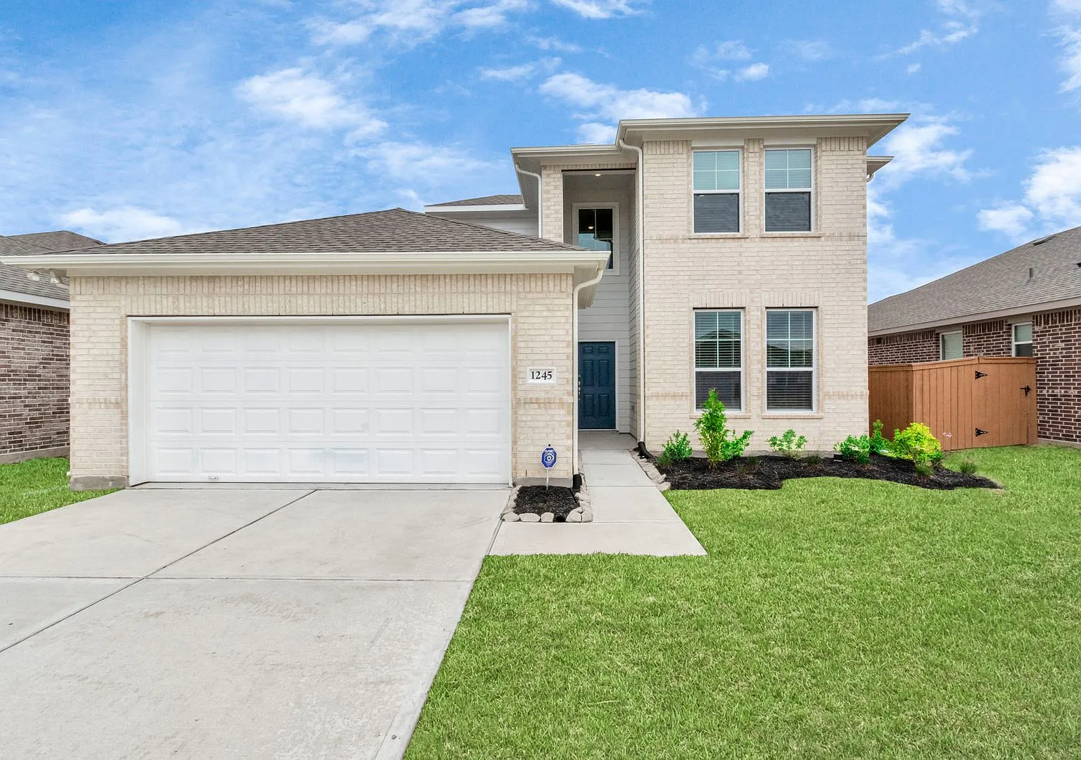 The Live Oak Where Comfort Meets Convenience with All-Inclusive Home Services — Photo 4
