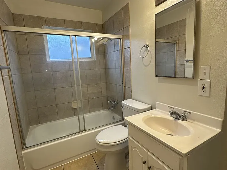3226 — Photo 25