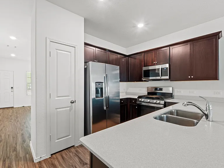 7402 Tonka Ln — Photo 6