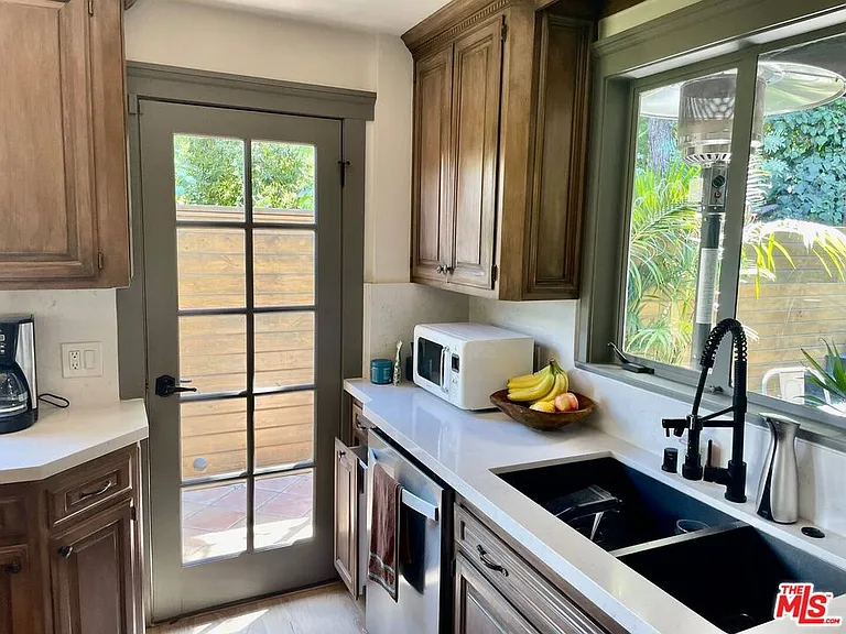 12208 Laurel Terrace Dr — Photo 18