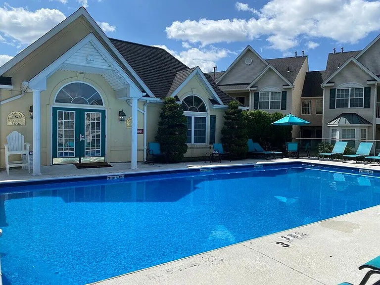 220 Cambridge Ct — Photo 14