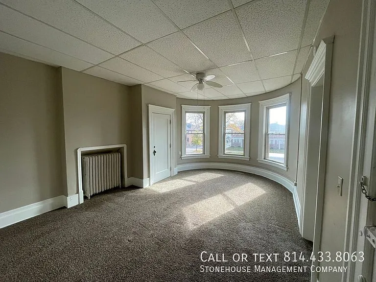 440 W 10th St #3 — Photo 2