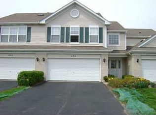 432 Windham Cove Dr, Crystal Lake, IL 60014