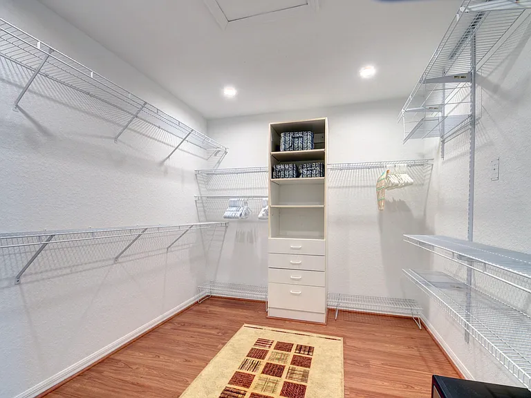 4006 Bahia Isle Cir — Photo 17
