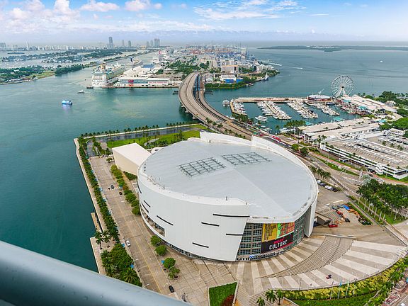 5th image of 888 Biscayne Boulevard #4406