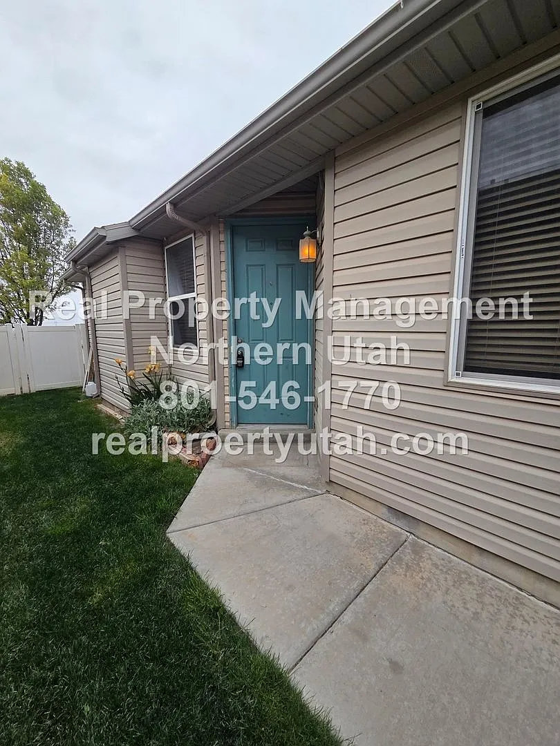 Building Photo - 753 N Skipton Dr