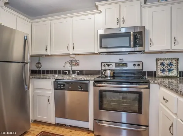 800 Bearses Way APT 6WD, Hyannis, MA 02601