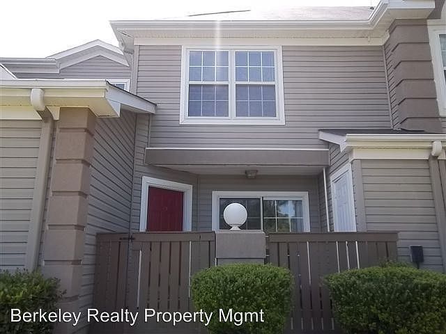 1st image of 807 Queens Way