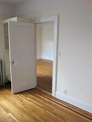 Rented by Realty 2000 Corp | media 7