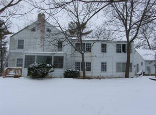 31570 N Almond Rd, Libertyville, IL 60048