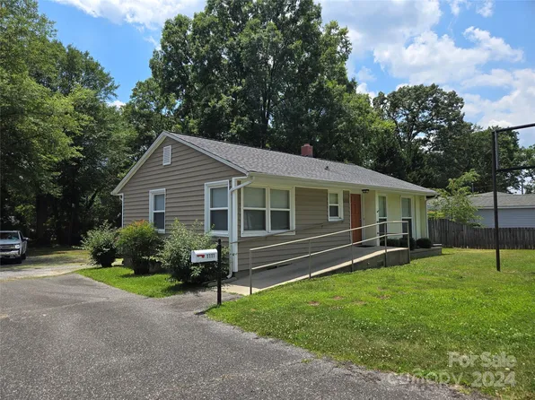 1111 E Garrison Blvd, Gastonia, NC 28054