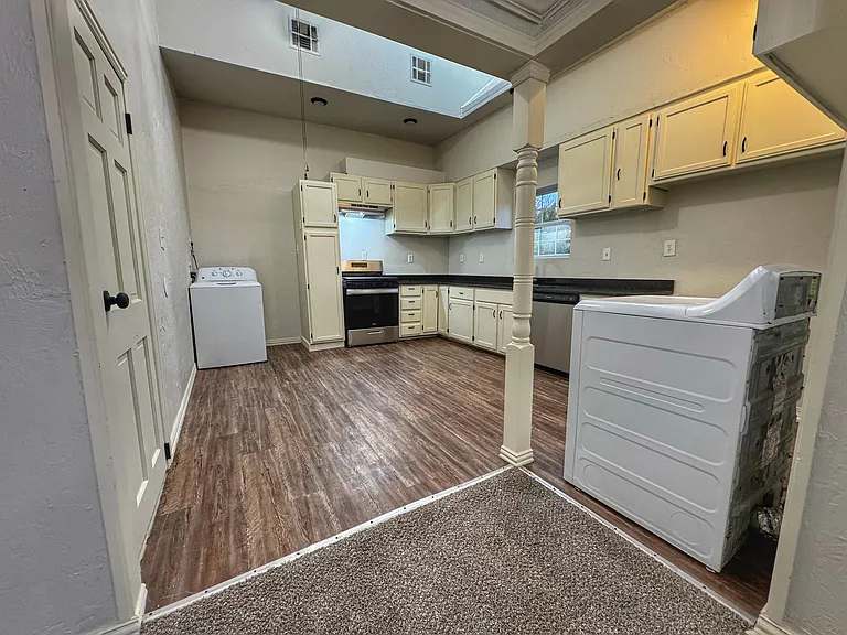1529 N McKinley Ave #A — Photo 6