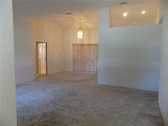 4th image of 2065 Dakota Ave