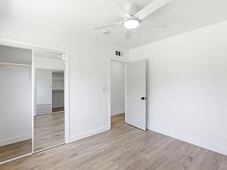 16257 Los Alimos St — Photo 23