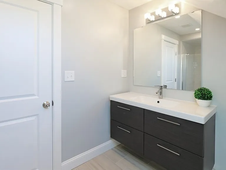 28 2nd St #2 — Photo 15