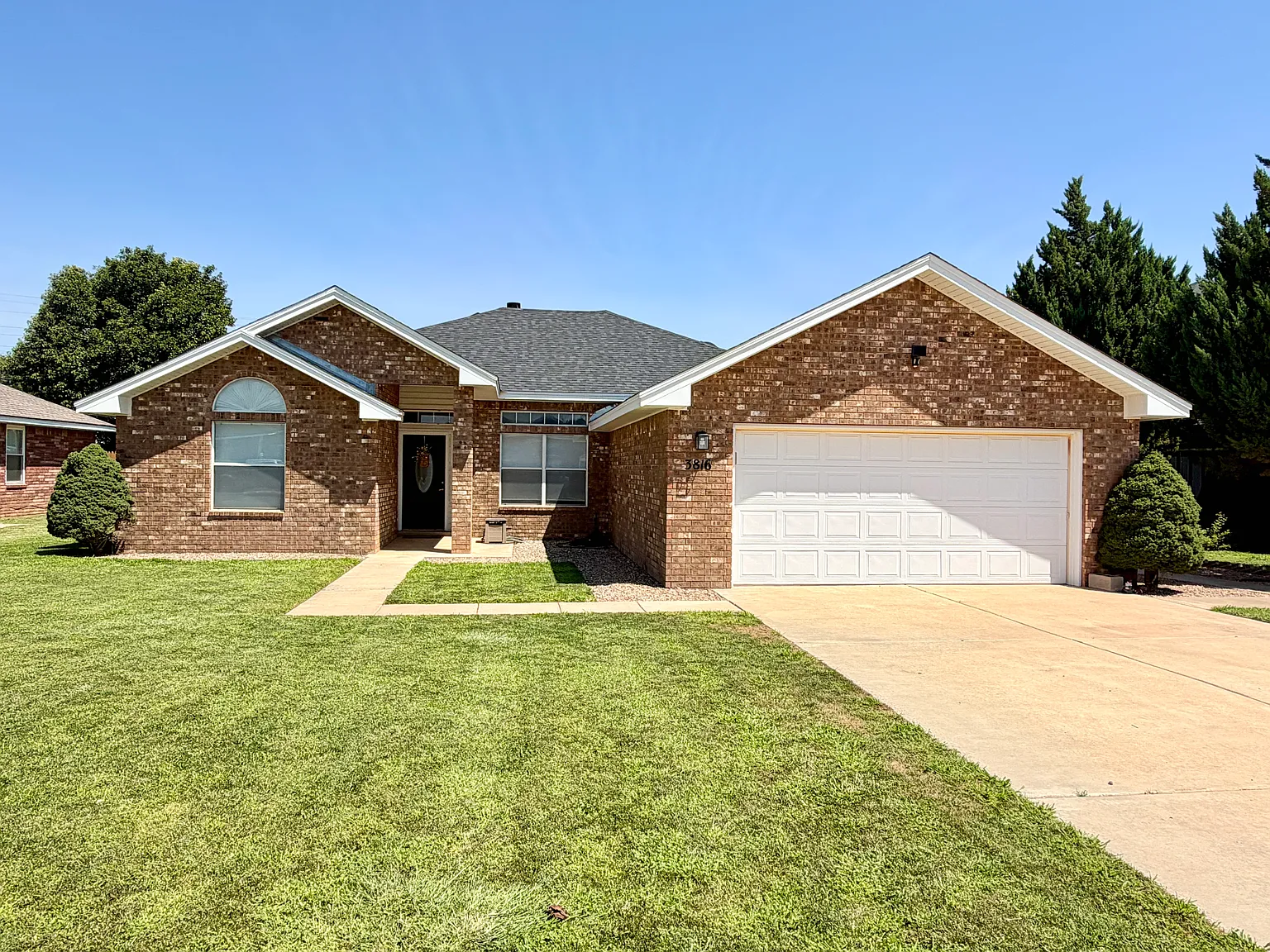 4 bed, 1846 sqft, $2,250 — Photo 1