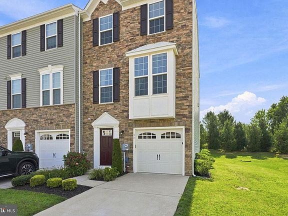 2nd image of 14 Farm Field Ln