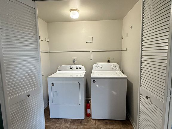 5th image of 1081 Filbert St
