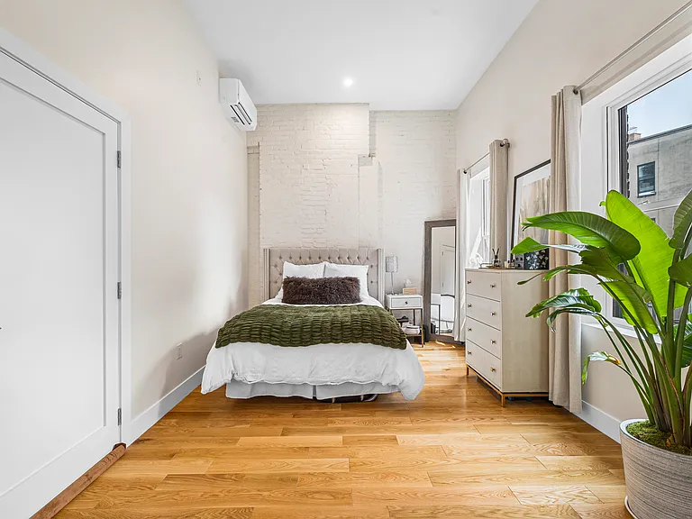 546 Hudson St #3 — Photo 5