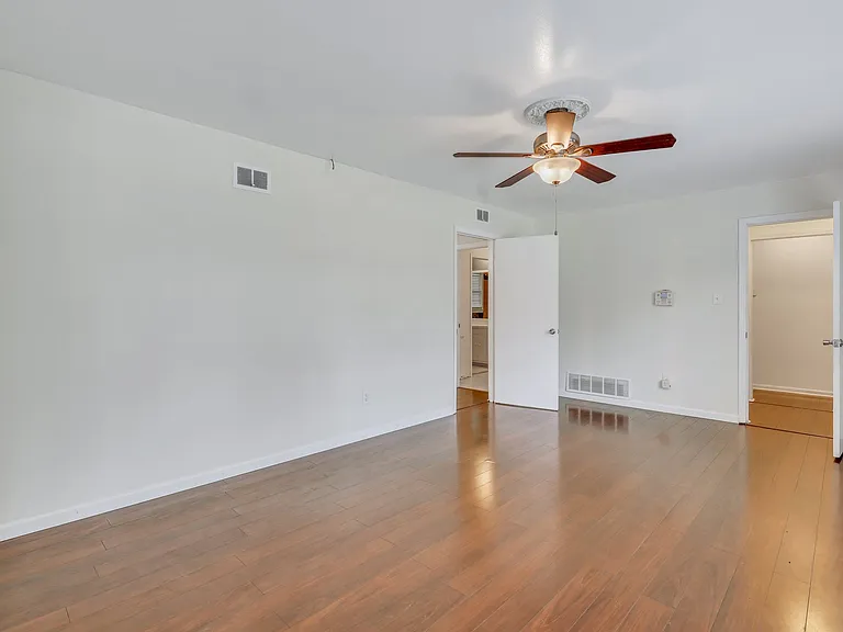 12473 Northwood Rd — Photo 6
