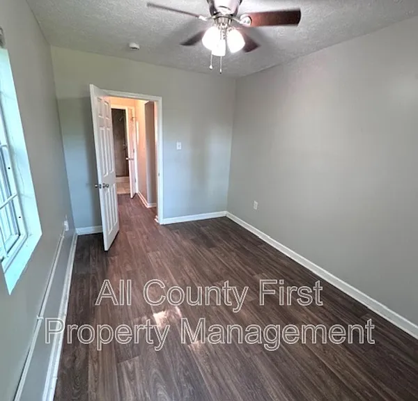 927 Fortress Ave SW — Photo 8