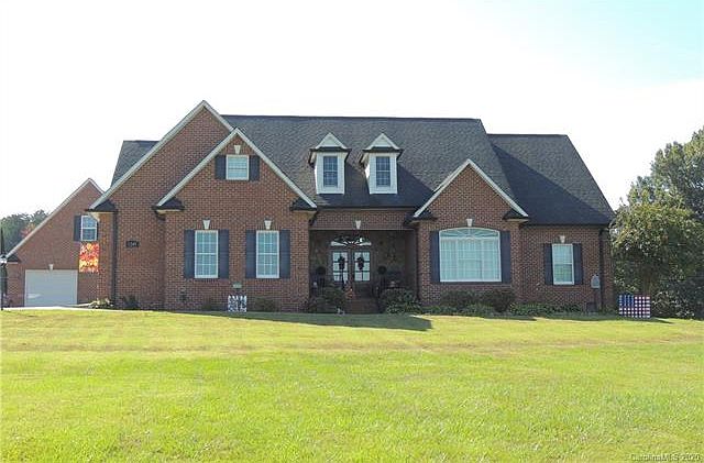 1st image of 2249 Carriage Ln
