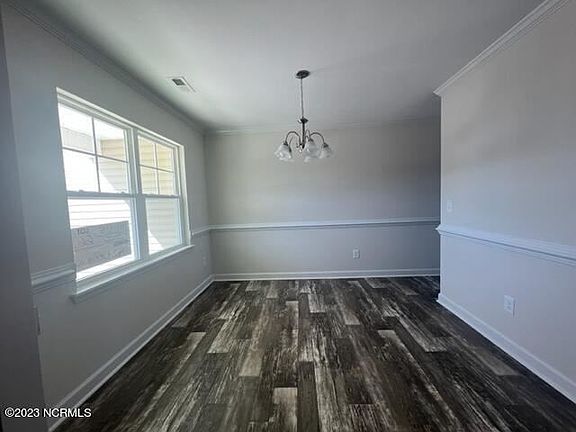 3rd image of 527 Isaac Branch Dr