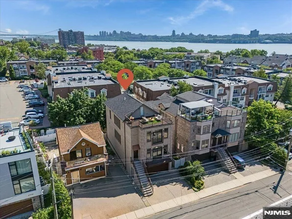 37 Winterburn Pl, Edgewater, NJ 07020