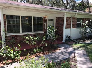 1725 N Riverhills Dr, Temple Terrace, FL 33617