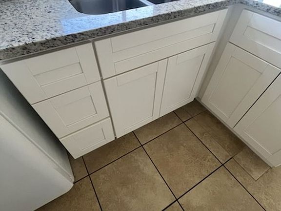 3rd image of 819 Alabama Woods Ln