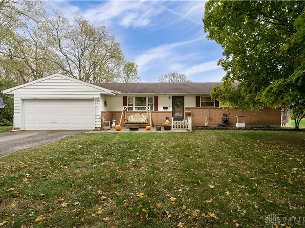 231 Royal Ln, Enon, OH 45323