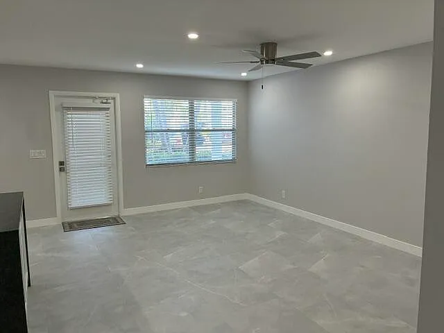 2 bed, 1.5 bath, 880 sqft, $2,500 — Photo 4