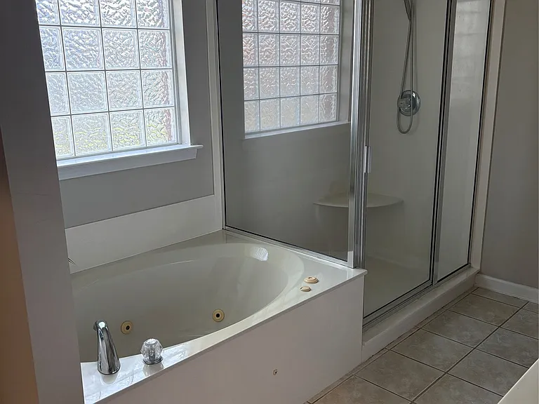 9506 Greythorne Ct — Photo 18