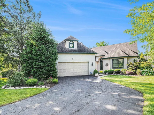 1611 N Lake George Dr, Mishawaka, IN 46545